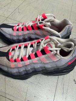 Nike airmaxs 6.5Y ($25 plus tax)