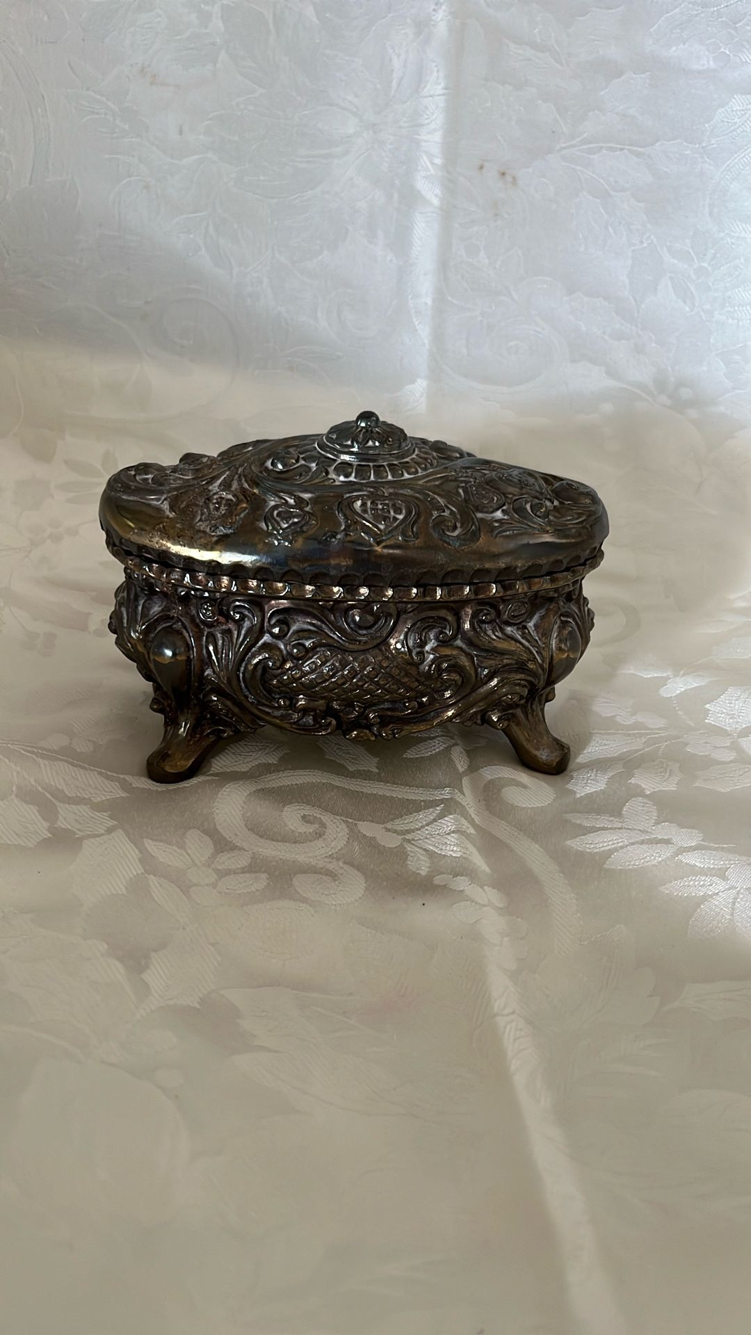 VINTAGE JEWELRY BOX