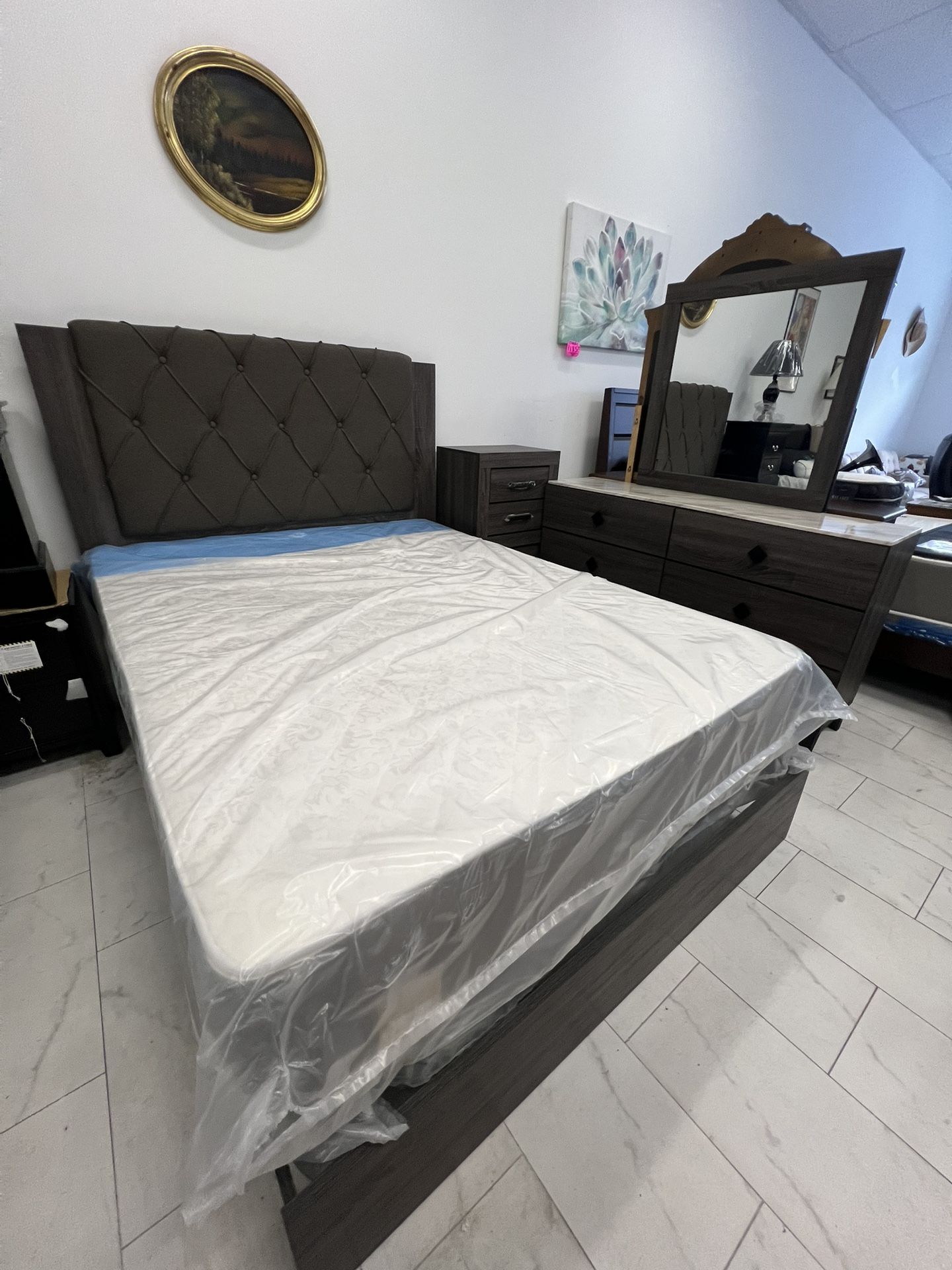 Avantika Bed Set