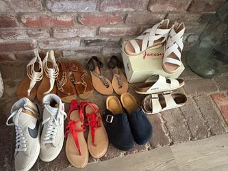 Woman shoes size 7 different prices