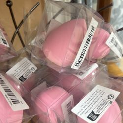 Extra Large  Soft Makeup Sponge $5. (Extra Large) 