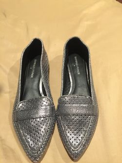 Shoes brand...DONALD J PLINER size 8 1/2