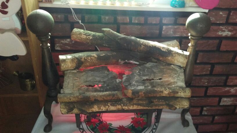 Vintage 1950's Yule Log Lamp Light