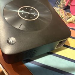 🎥 Vankyo Leisure 530W Video Projector – Like New!