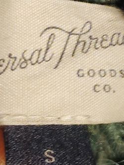 Universal Threads Women's Sweater Size Small 
