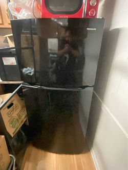 Mint condition Frigidaire Top freezer fridge