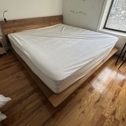 Rustic Modern Wood Platform Bed + Headboard - 300$ (good Condition)