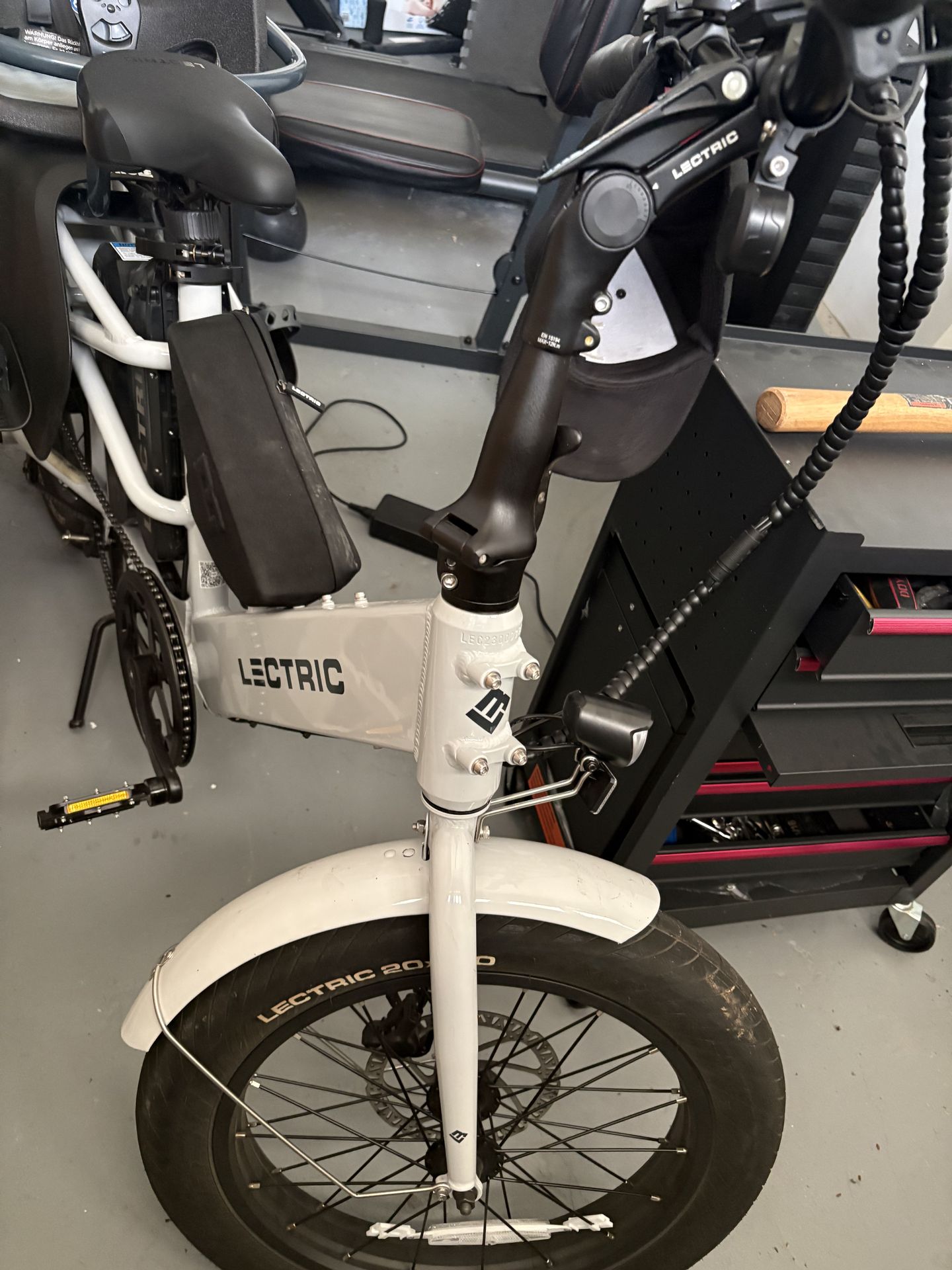 Lectric bike with dual double battery fiat two people or two car seats