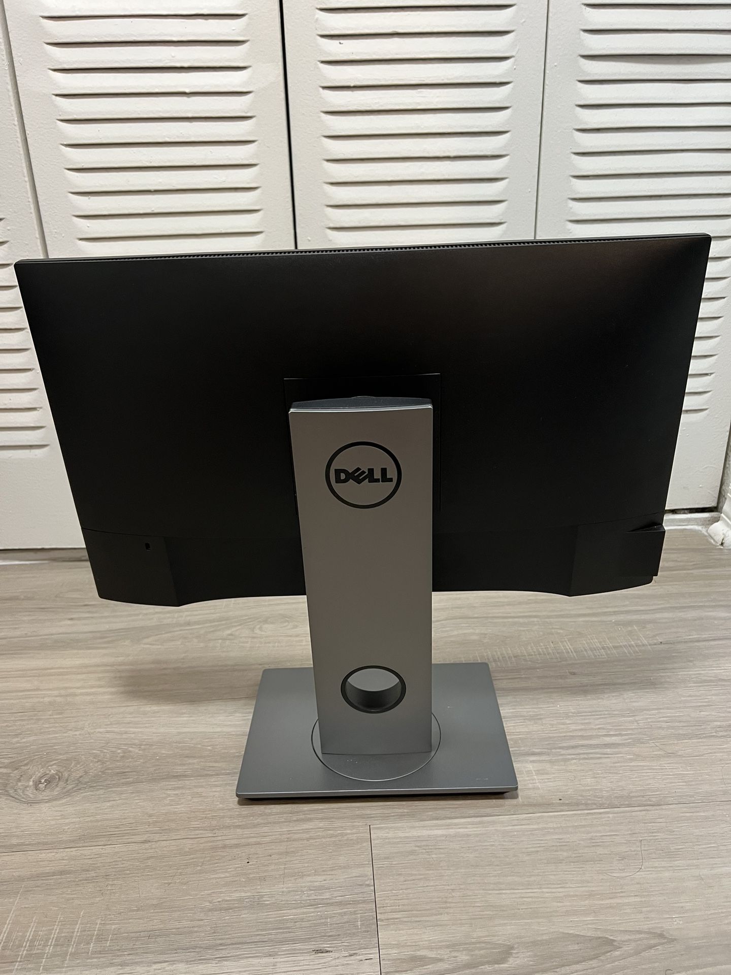 Dell Model P2319H