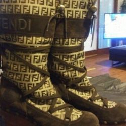 🥰🥰😍😍 Beautiful AUTHENTIC FENDI FF BOOTS~😍🥰 RARE ONE OF A KIND 100% AUTHENTIC