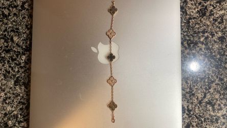 Vancleef Braclet (No Box)