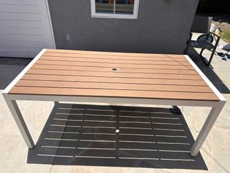 Outdoor Patio Dining Table with Umbrella Hole – Seats 6