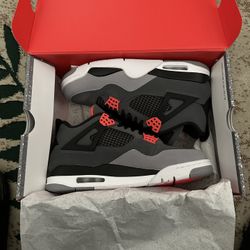 Jordan Retro 4