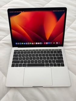 Macbook Pro 2017 in Good Condition