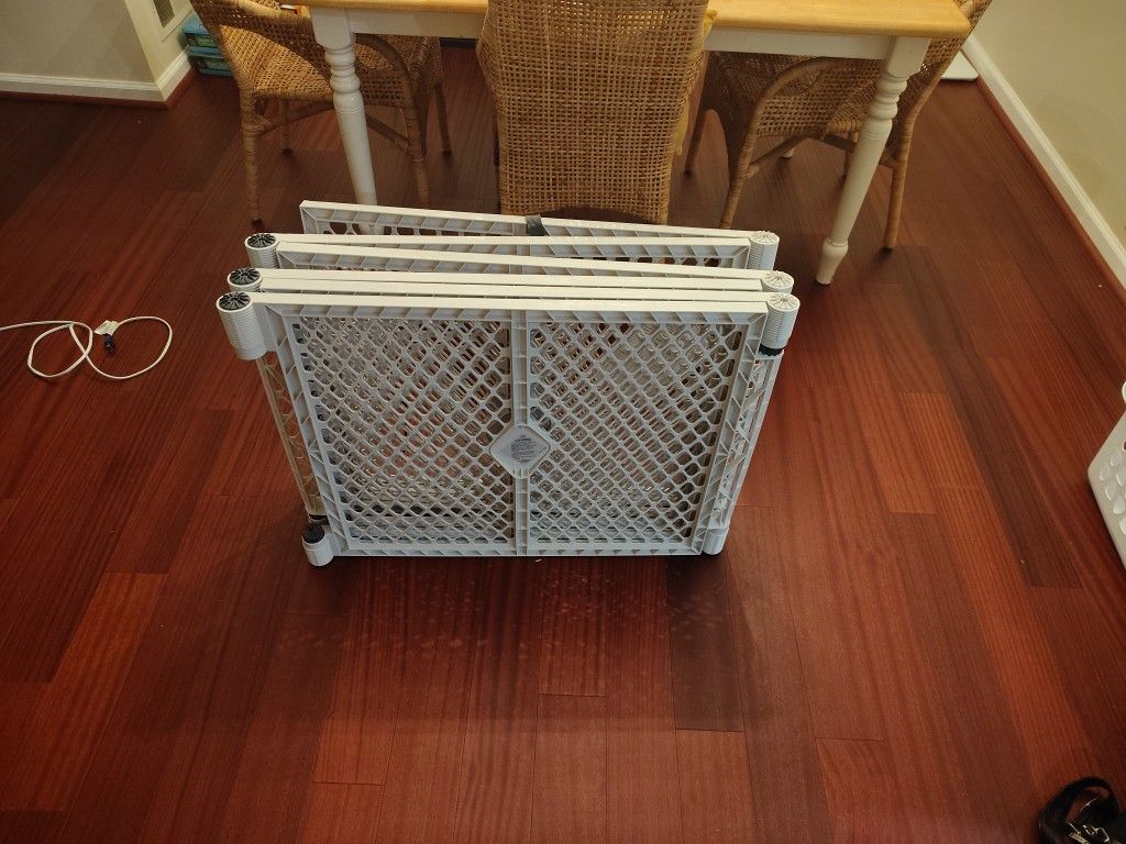 Pet/Child Gate