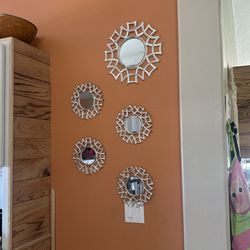 Decortion Mirror