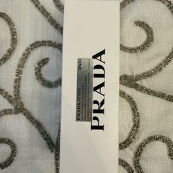 Prada Reveal DN70 Skin Optimizing Foundation