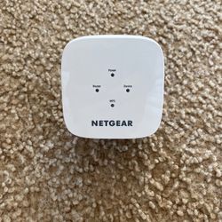 NETGEAR AC750 WiFi Range Extender