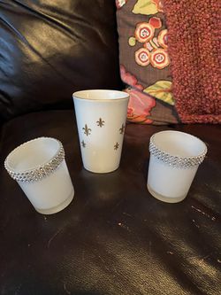 3 pieces glassware