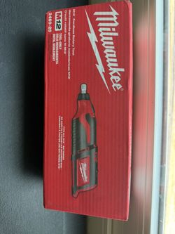 Milwaukee M12 Rotary Tool