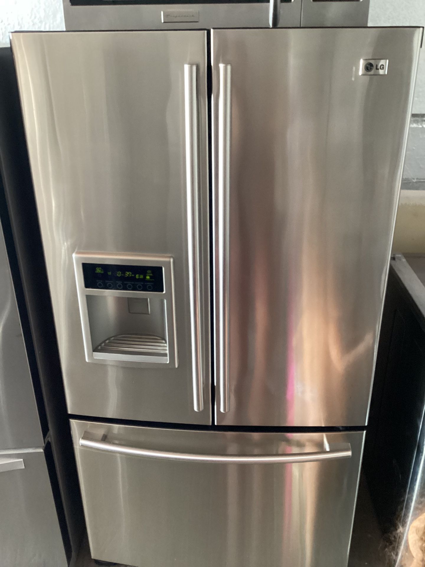 Refrigerator LG 36inch  (Price Not Negotiable)  