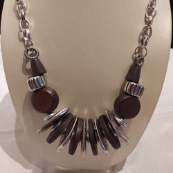 BEAUTIFUL WOODEN & STAINLES STEEL NECKLACE 