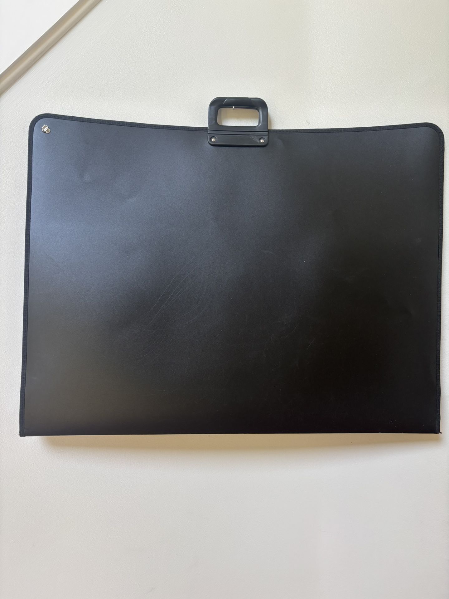 Art Portfolio Case 24in x 32in with Zipper with Big Inside Pocket