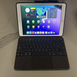 iPad 8th Gen W/Keypad! 
