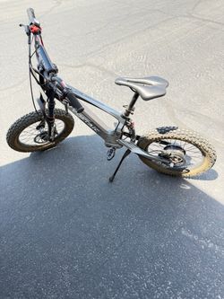Voltaic Flying Fox Electric Bike 18”