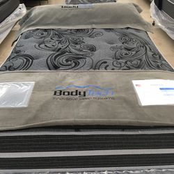 NEW YEARS SALE! BRAND NEW QUEEN MATTRESS SETS $129 AND UP! 12 MODELS UNDER $449! WE DELIVER!