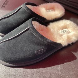 Uggs Slippers 