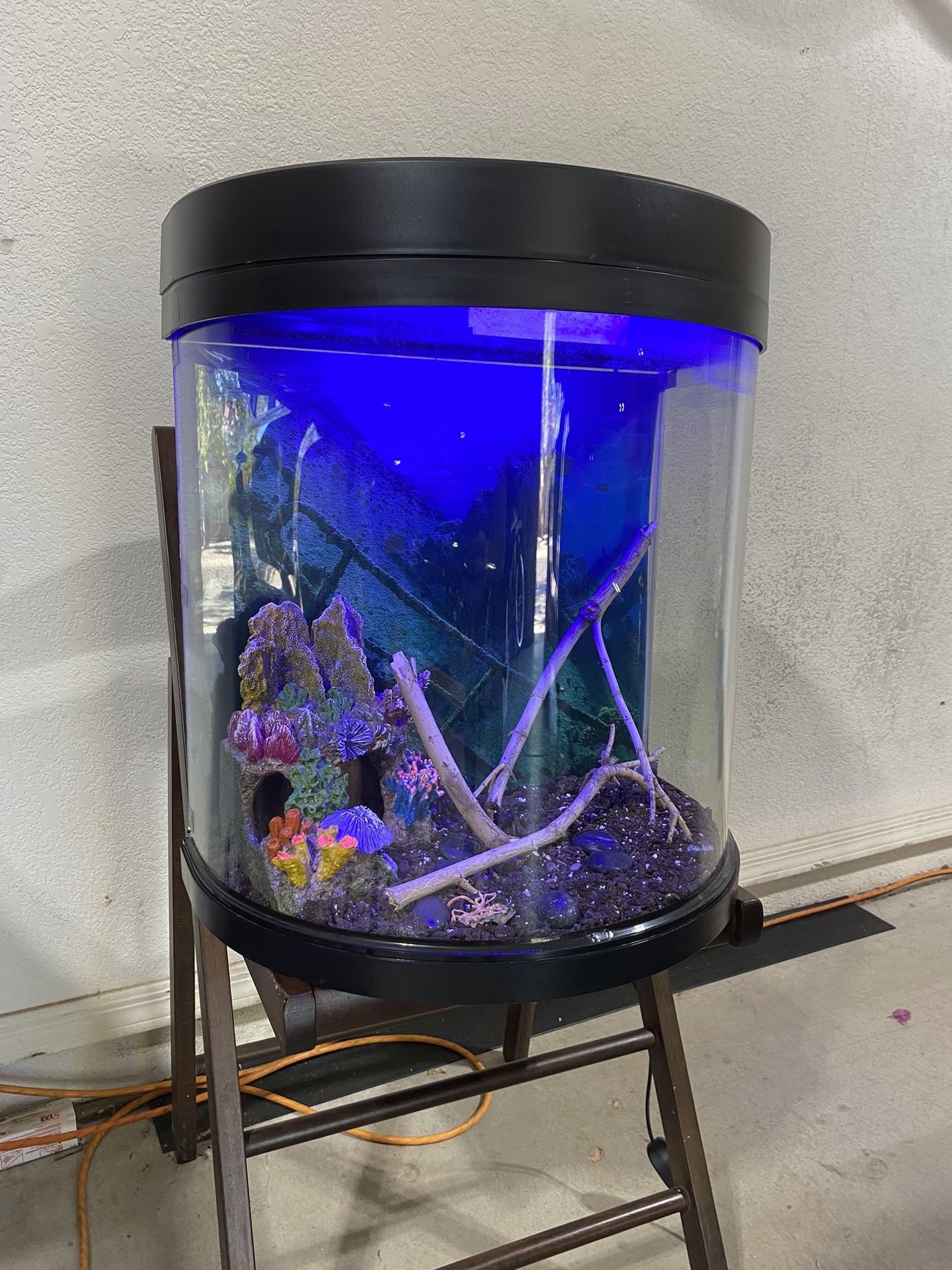 Half Moon Aquarium Tank 15Gallons + Kit