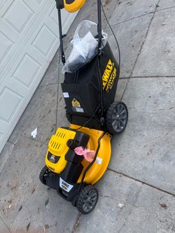 Lawnmower dewalt new $370 firm
