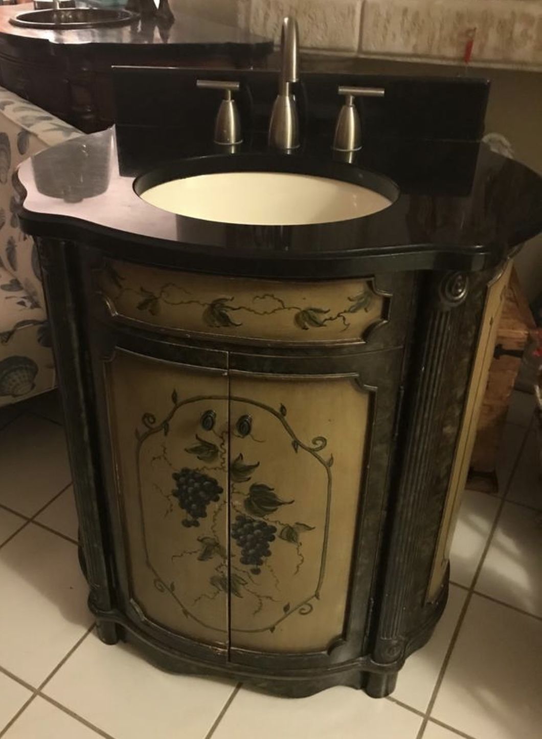 Vintage Bathroon Vanity And Mirror