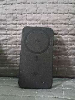 iPhone power Bank mophie Snap+ Powerstation 10,000 mAh of energy also has USB C charging fully working and tested - also compatible with Android