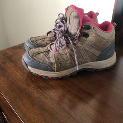 Girls Hiking Boot Size 6