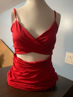 Women/Teen Medium Red Stretchy/ruched in the back - new w/o tags