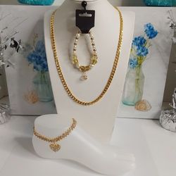 Ladies Gold Jewelry Set (S85)