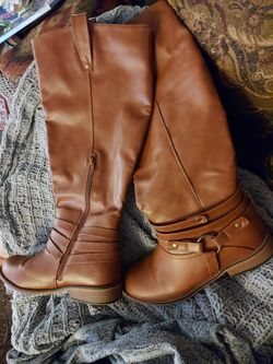 Boots Size 8