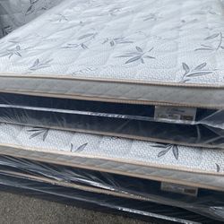  😴Mattress pillow top🥱 💎All sizes 💎12” inches tall 🔵Queen $199 🟣Full $180 🟠Twin $150 🟡King $330 🔴Cal king $330 🔘 Delivery available🚛