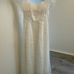 white flowy dress! 