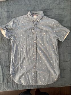Men’s small short sleeve button up shirt