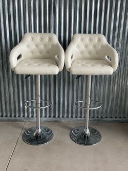 Set of 2 Modern Adjustable Bar Stools – Cream/Beige – Excellent Condition