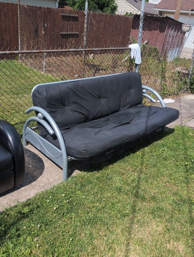 Black Futon