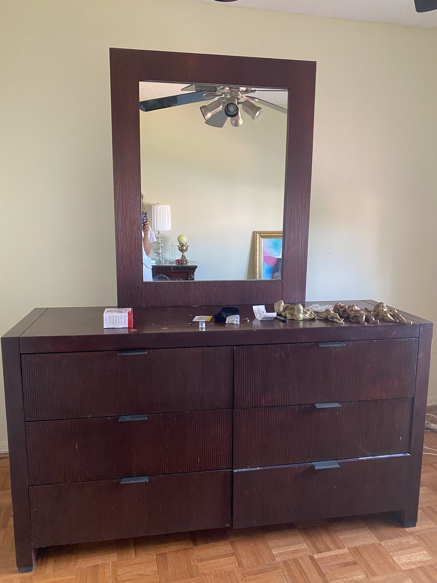 Free Modern Dresser With Mirror