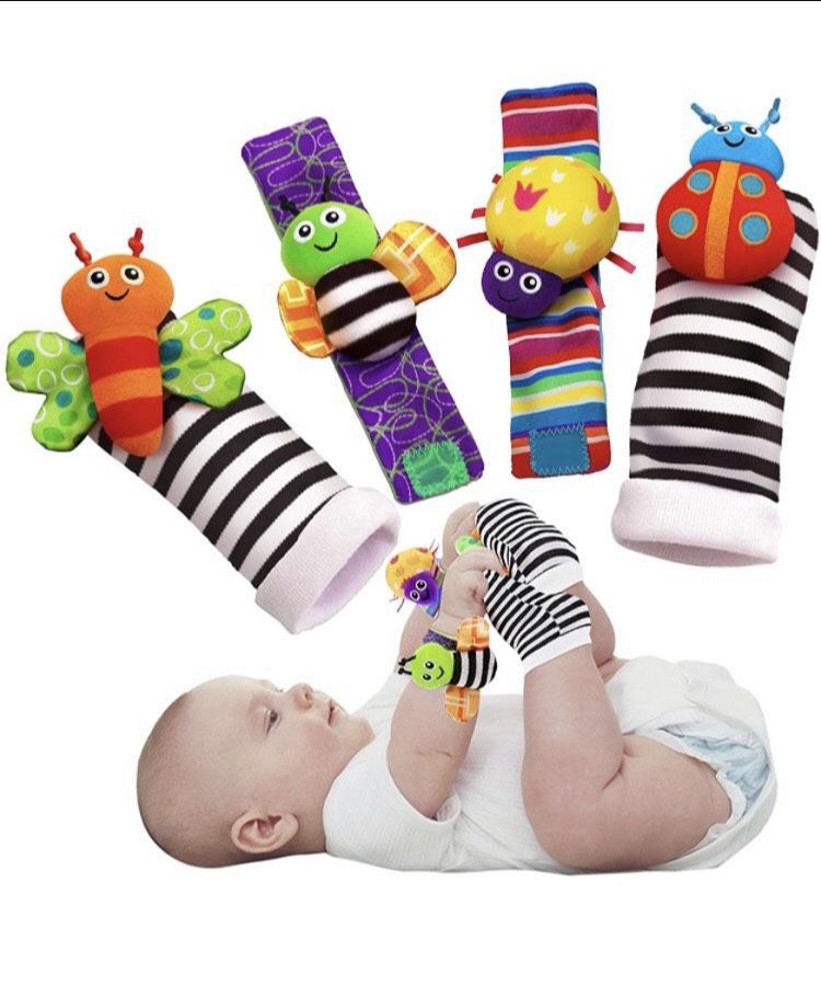 Baby Infant Rattle Socks Toys, Wrist Rattles Toy and Foot Finders for Baby Boy or Girl - New Baby Gift Infant Toys 4PCS