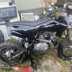 125 cc pit bikw read the description