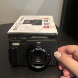 Digital Camera 