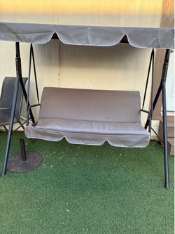 Outdoor swing