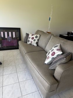 Free Sofa living room Grey 84”